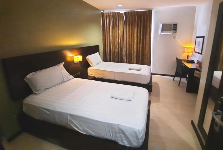 Hotel · Lorenzzo Suites Hotel Makati, Manila