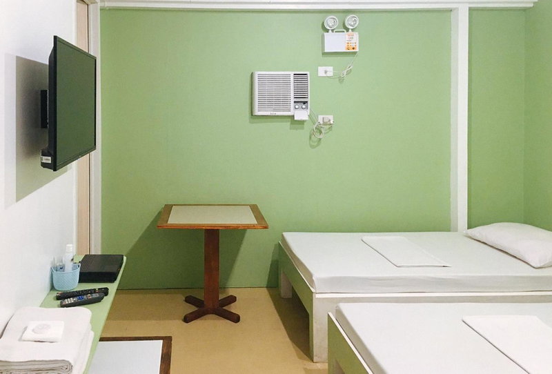 Mainstreet Pension House by RedDoorz, Bacolod, Philippines