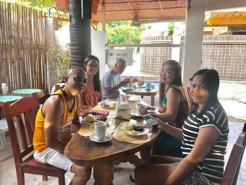 Guanna's Place Room and Resto Bar, Malapascua Island, Philippines