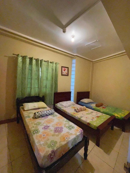 ASHBURN'S TRANSIENT BAGUIO - BASIC SLEEP and GO, LIMITED PAY PARKING, SELF SERVICE, Baguio, Philippines