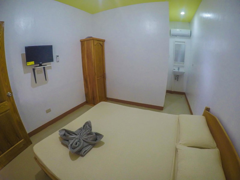 Ocean Manor Inn, Roxas, Philippines