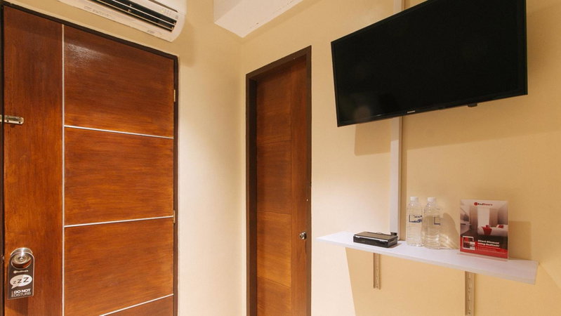 RedDoorz at Laiya Vivo Hotel Batangas, San Juan, Philippines