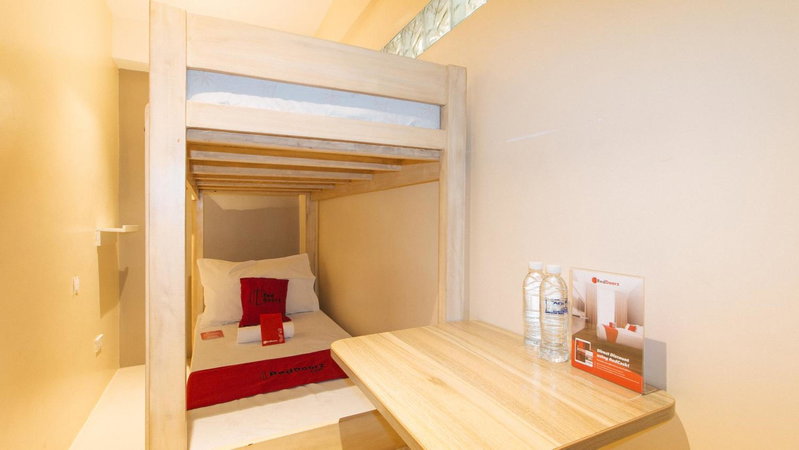 RedDoorz at Laiya Vivo Hotel Batangas, San Juan, Philippines