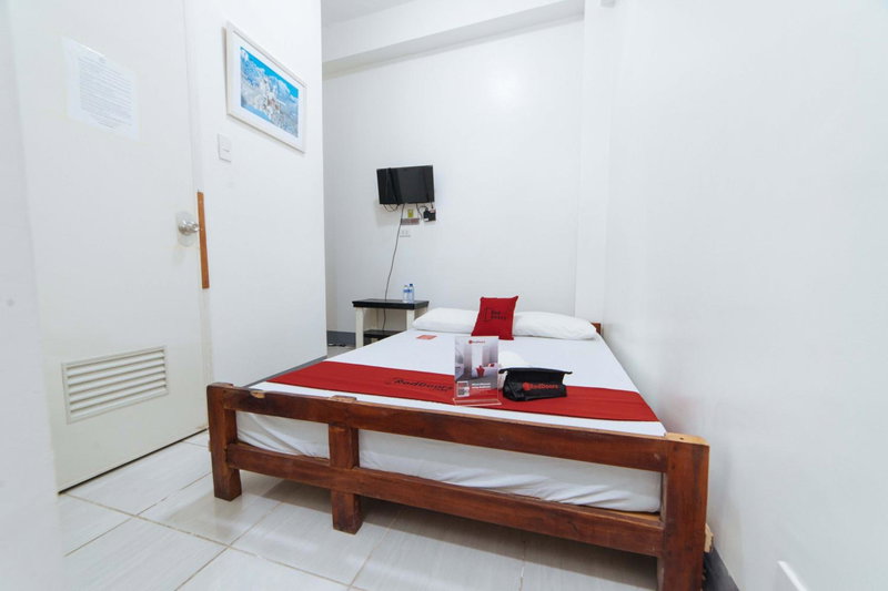 RedDoorz @ Plaza Jaro Iloilo, Iloilo City, Philippines