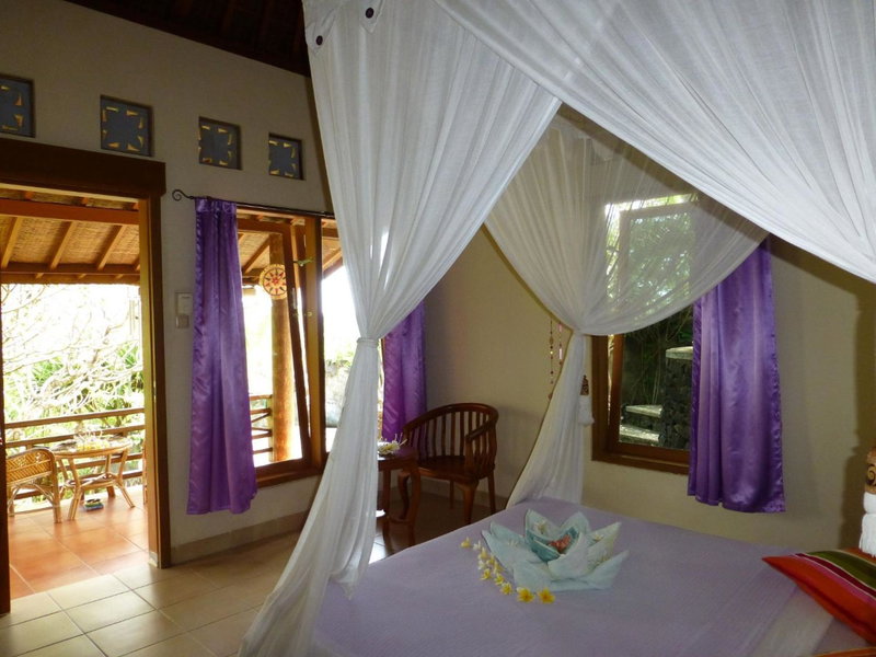 Sananda Aryani, Lovina, Indonesia