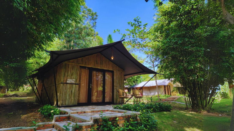"D'BAMBOO KAMP" Desa Wisata Ekang, Lagoi, Indonesia