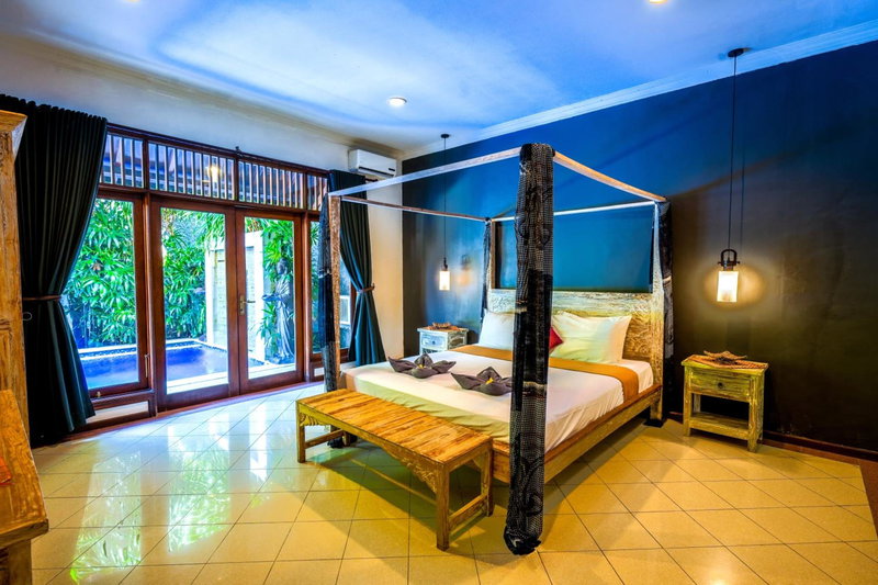 Villa SANKET - KUTA - 6 bedrooms - 6 bathrooms - Great Location, Kuta, Indonesia