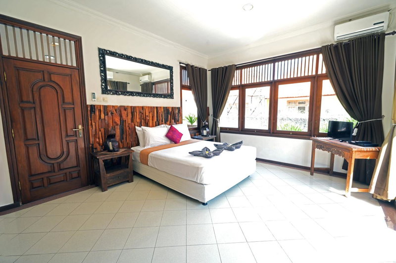 Villa SANKET - KUTA - 6 bedrooms - 6 bathrooms - Great Location, Kuta, Indonesia