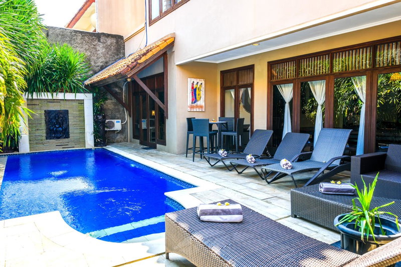 Villa SANKET - KUTA - 6 bedrooms - 6 bathrooms - Great Location, Kuta, Indonesia