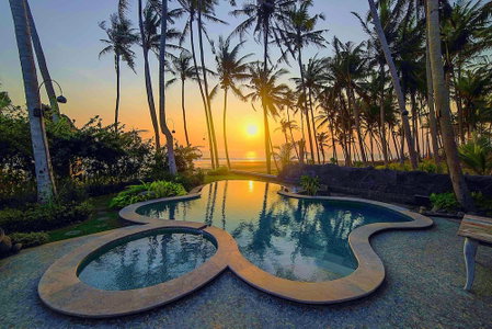 Absolute Beachfront Romantic Villa Laut, Tabanan, Indonesia