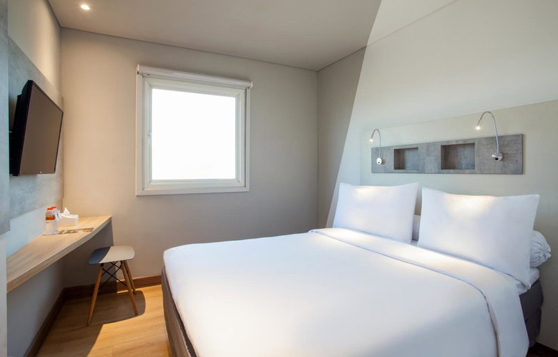 ibis budget Surabaya Diponegoro, Surabaya, Indonesia
