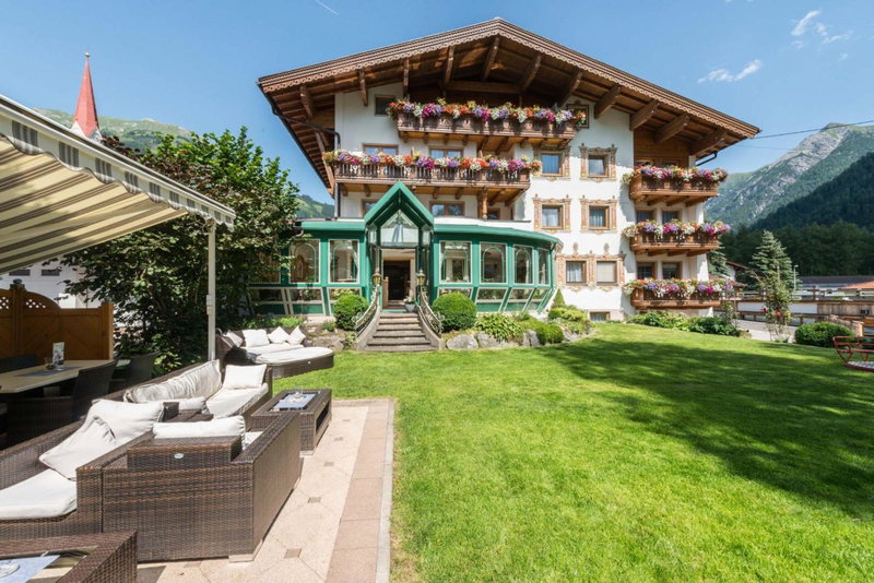 Oberlechtaler Hof Boutique Hotel, Holzgau, Austria