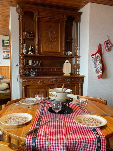 Gemütliche Wohnung mit Traumaussicht!, Albinen, Switzerland