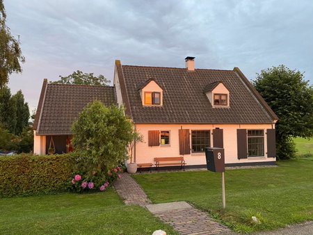 Roer, huisje aan de Maas, Maren-Kessel, The Netherlands