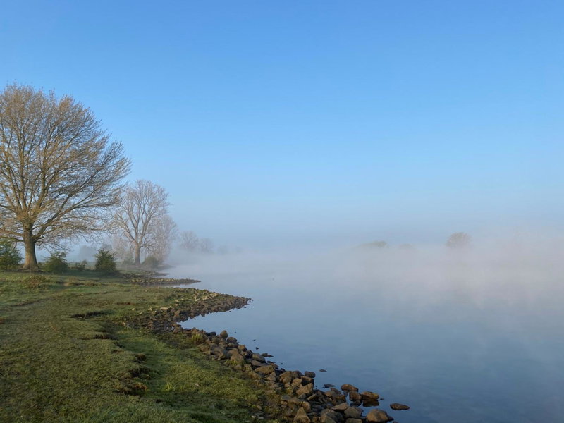 Roer, huisje aan de Maas, Maren-Kessel, The Netherlands