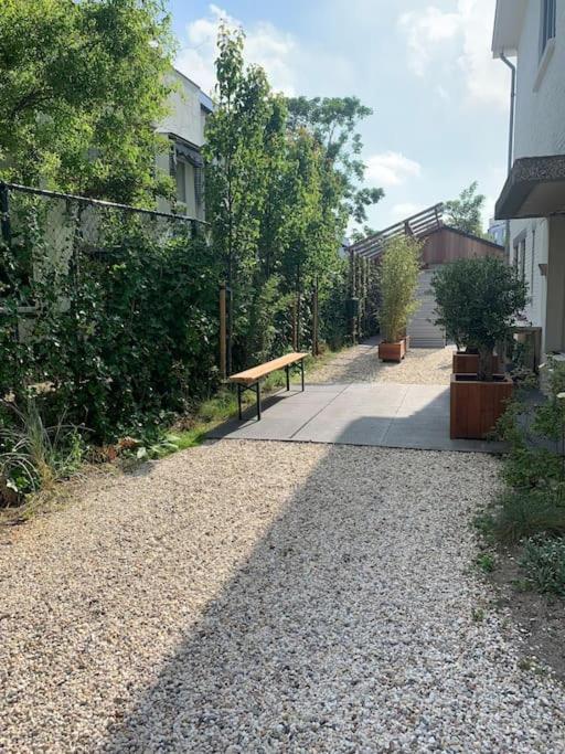 Tinyhouse Scheveningen beach FREE gated parking, Países Bajos