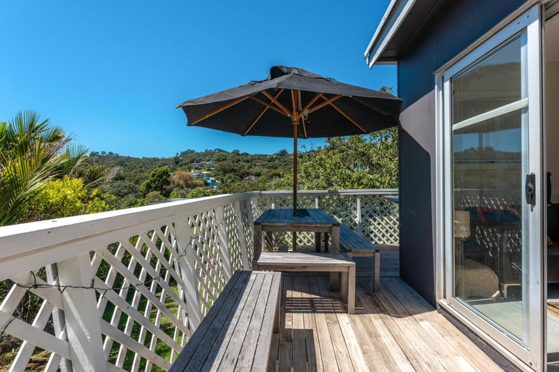 Four Palms Cottage - Onetangi Holiday Home, Onetangi, New Zealand