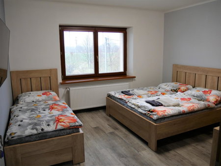 100dola, Malé Hoštice, Czechia