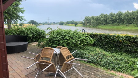 Thuiskomen, genieten aan het water, Maaseik, Belgium