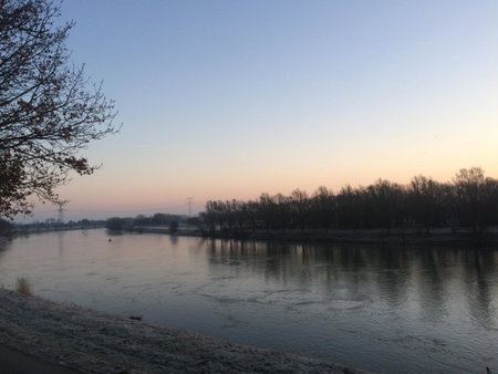 Thuiskomen, genieten aan het water, Maaseik, Belgium
