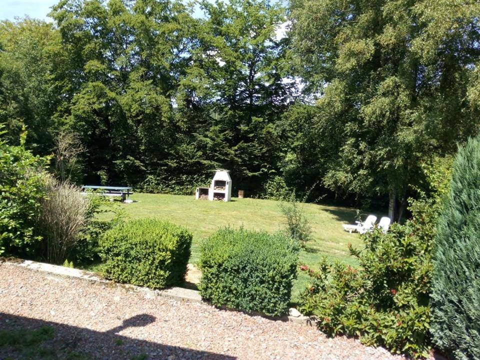 Hotel · chalet de la vallée des prés, Oignies-en-Thierache
