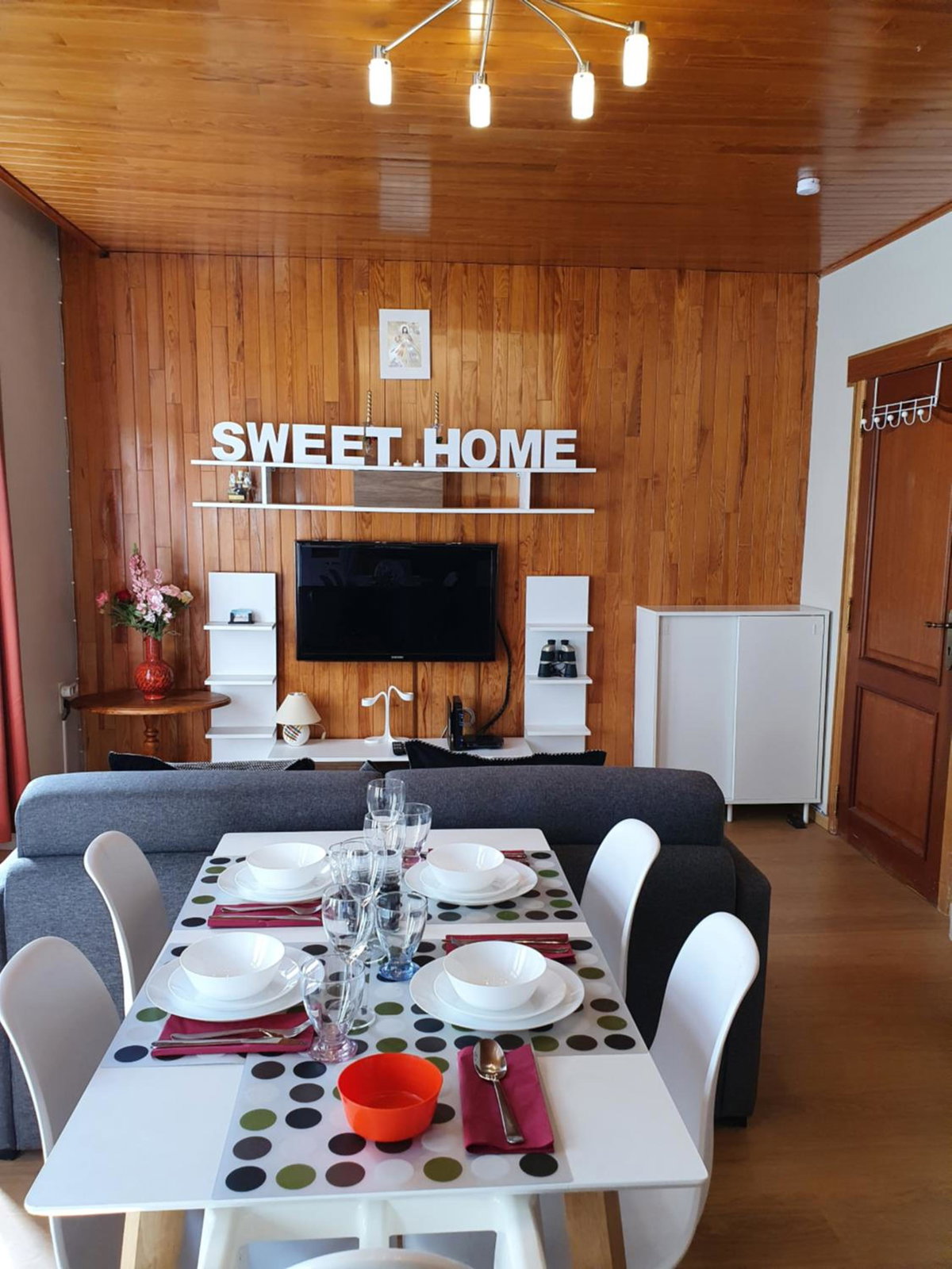 Sweet Home, Belgium