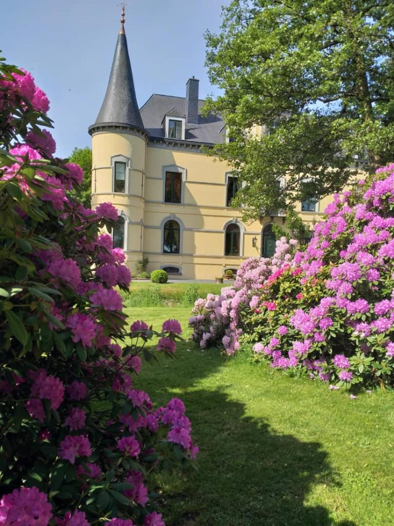 Hotel · Château Les Tourelles, Bertrix