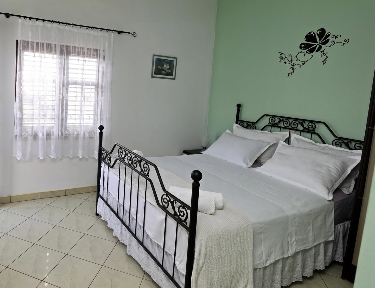 Apartments IDA Sucuraj, Croatia