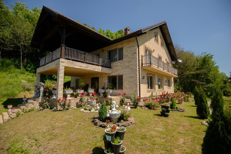 Dumbrava Ursului, Zărneşti, Romania