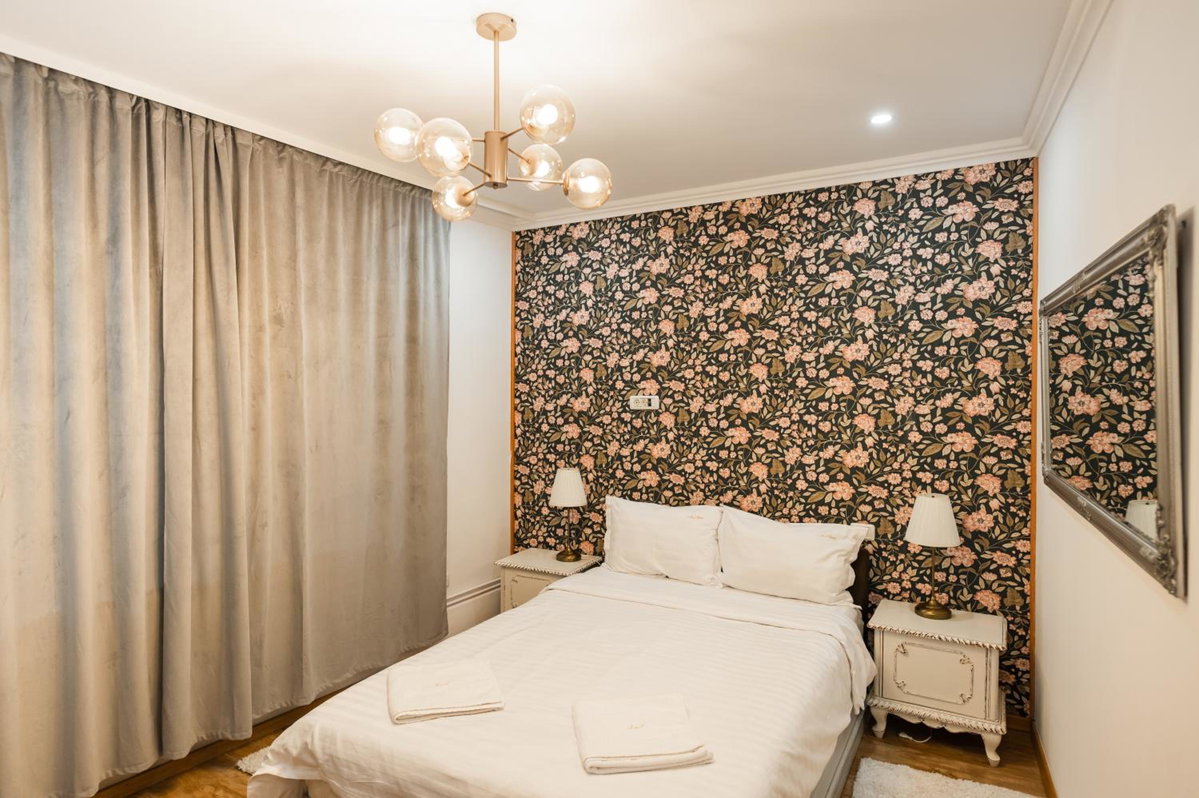 Hotel · Apollonia eState OLD TOWN BIG AND LUXURIOUS, Braşov