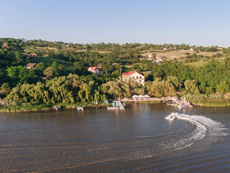 Enpi Lake Resort, Iaşi, Romania