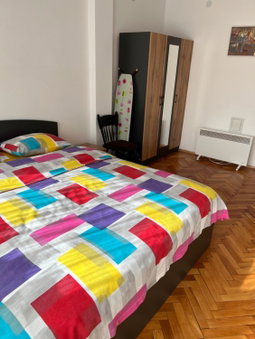 Practico, cómodo y céntrico., Gabrovo, Bulgaria