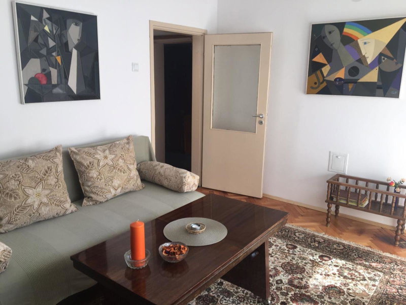 Practico, cómodo y céntrico., Gabrovo, Bulgaria