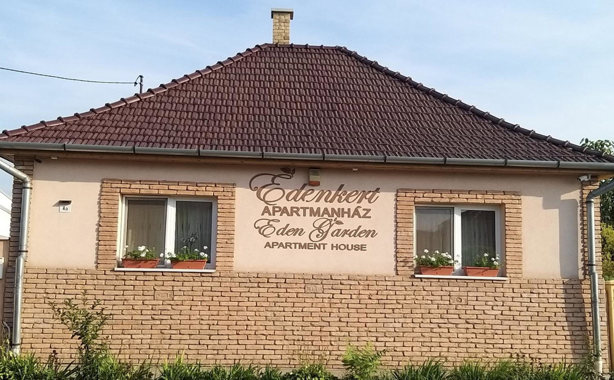 Édenkert Apartmanház, Hungary