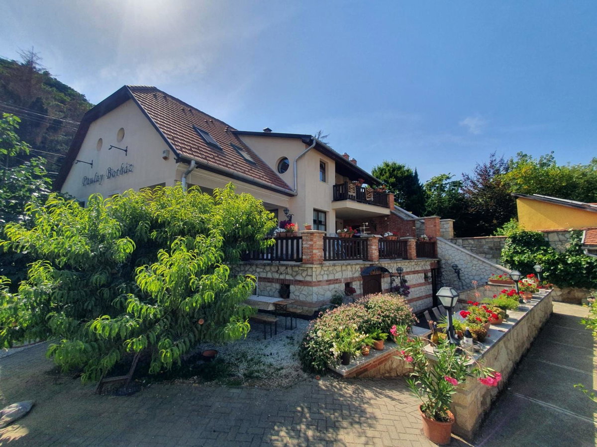 Paulay Borház és Vendégház, Hungary