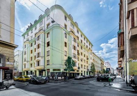 BpR W21 Retro Home with balcony, Budapest, Hungary