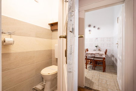 BpR W21 Retro Home with balcony, Budapest, Hungary