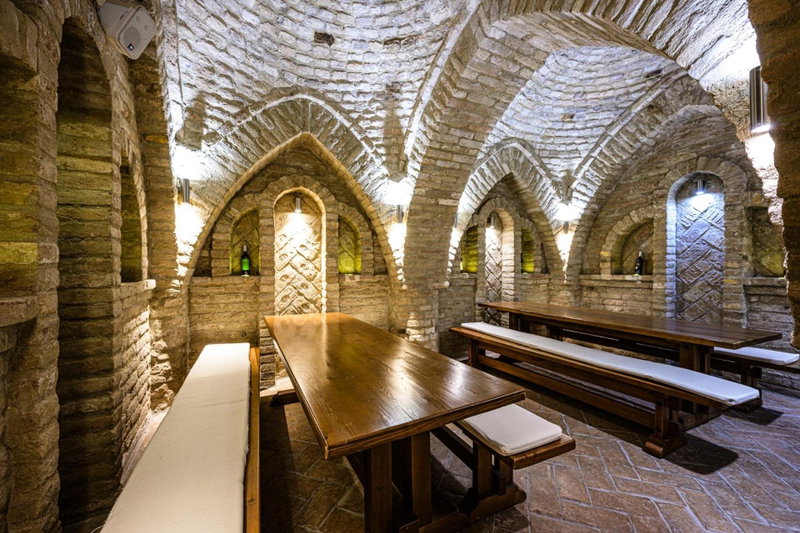 Vinatus Pince, Villány, Hungary