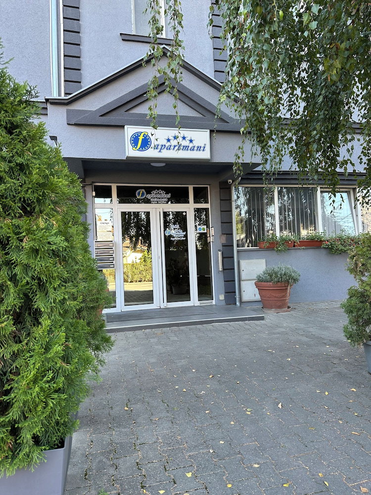 F Apartmani Kragujevac - Luxuary Business Suites, Serbia