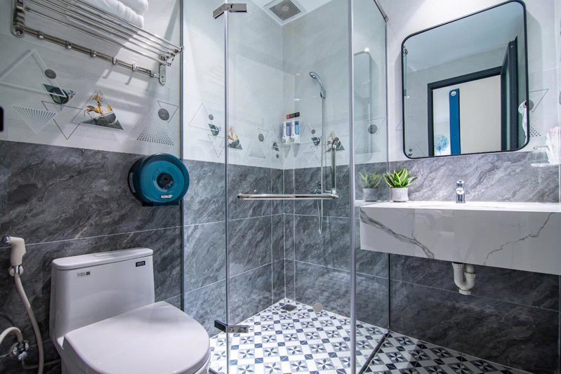 Bin Bin Hotel 14 Near Vstar School D7, Ho Chi Minh City, Vietnam