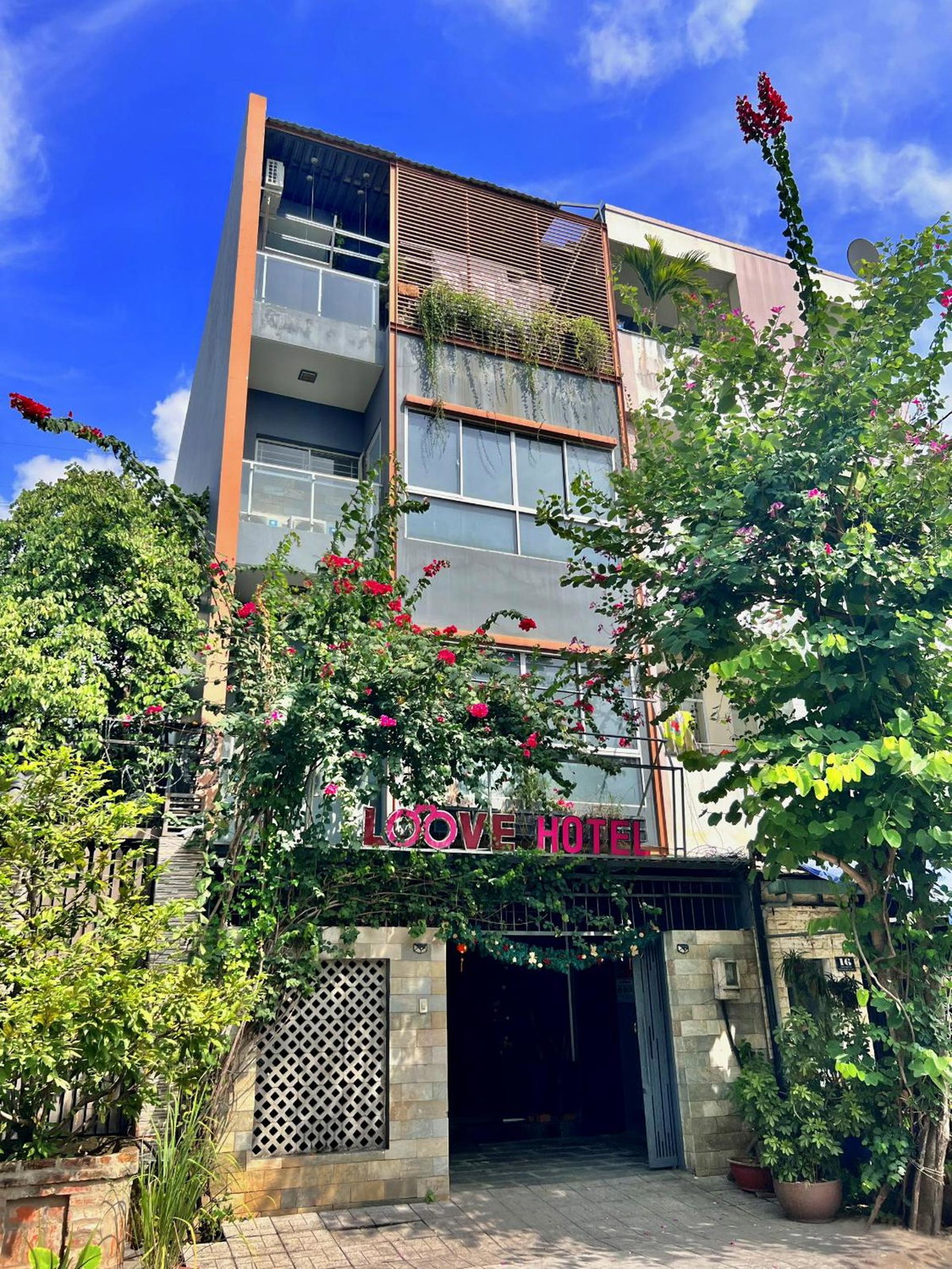 Hotel · Loove Hotel - Khách Sạn Tình Yêu, Ho Chi Minh City