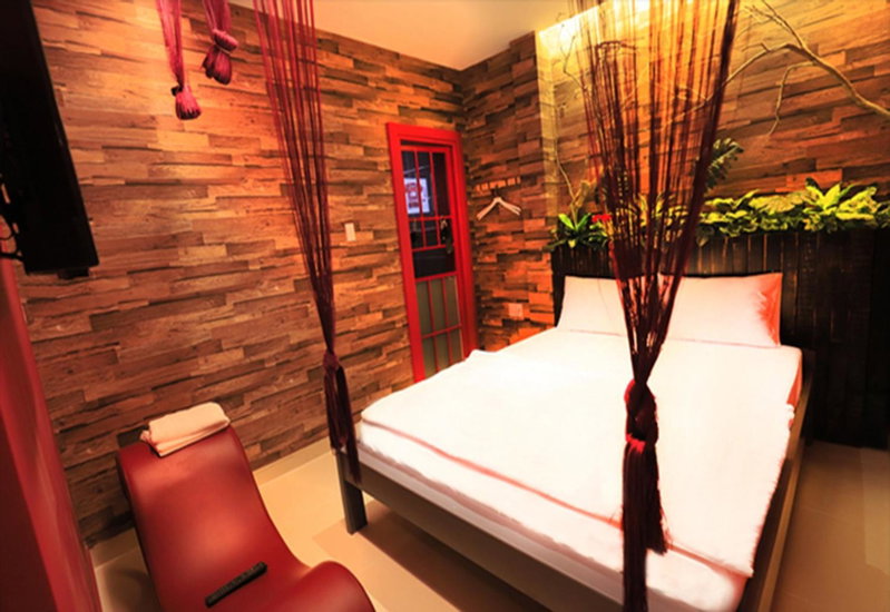 Loove Hotel - Khách Sạn Tình Yêu, Ho Chi Minh City, Vietnam