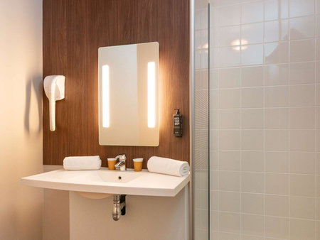 IBIS STYLES Rouen Parc Expos Zenith, Saint-Étienne-du-Rouvray, France