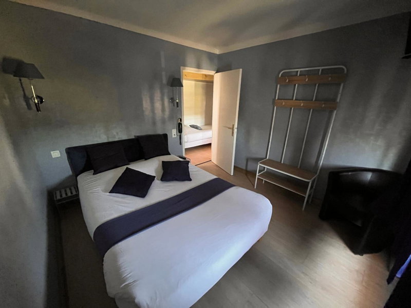 Hôtel des îles, Theix, France