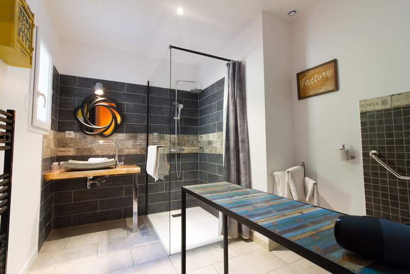 Auberge Les Galets Hotel Restaurant, Peyruis, France