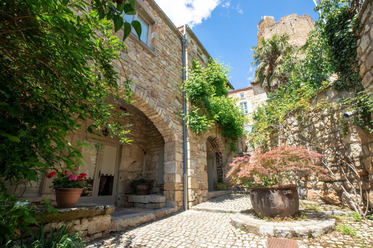Hotel · La Charmeraie, Montpeyroux