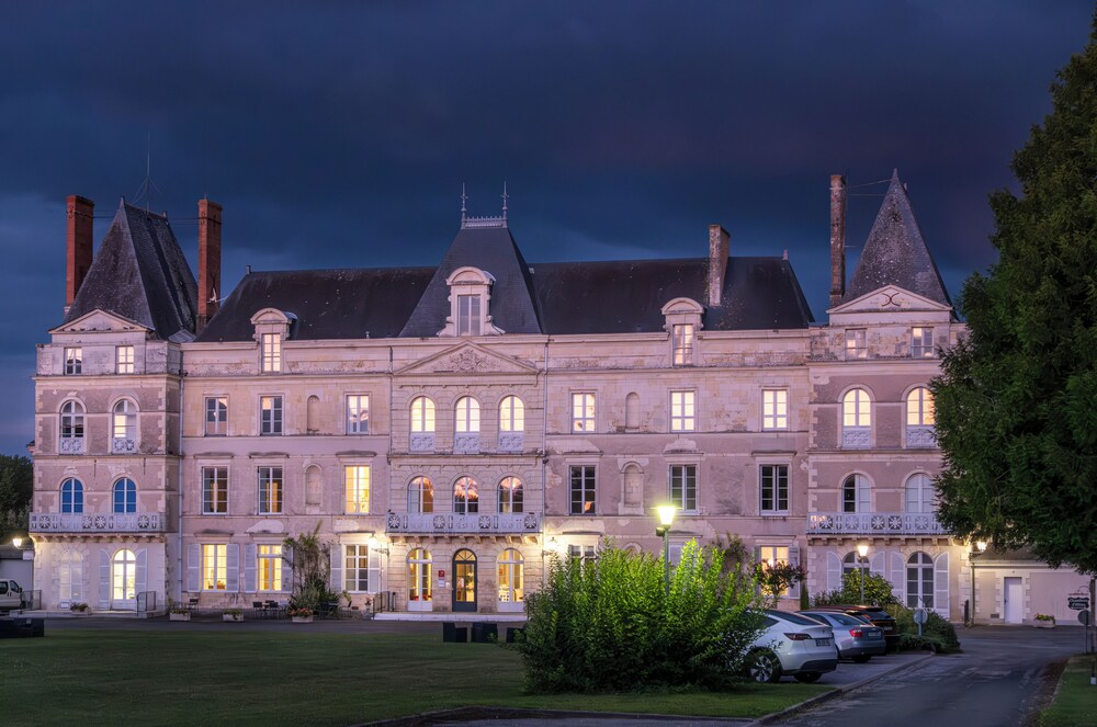 Hotel · Château de Briançon, The Originals Relais, Loire-Authion