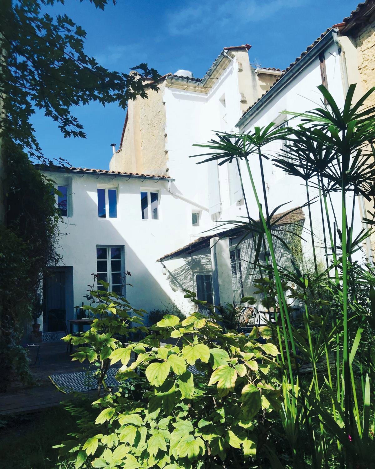 Hotel · MAISON MATEJEWSKI chambre d'hôtes avec jardin, Blaye