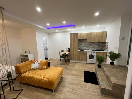 Appartement Luxe Jaune, Saint Etienne, France