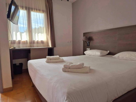 Logis Hôtel Le Mistral - Restaurant - Montélimar Sud, Montélimar, France